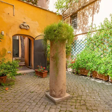 Piacentino Homes Trastevere Apartment شقة