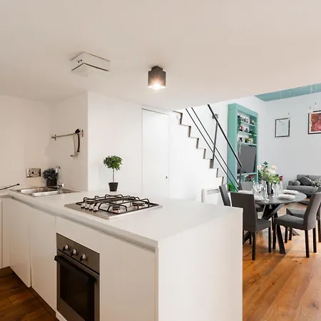 Piacentino Homes Trastevere Apartment شقة
